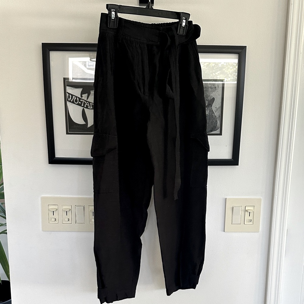 Wilfred x Aritzia black linen blend belted cargo pants size 00 with ankle button